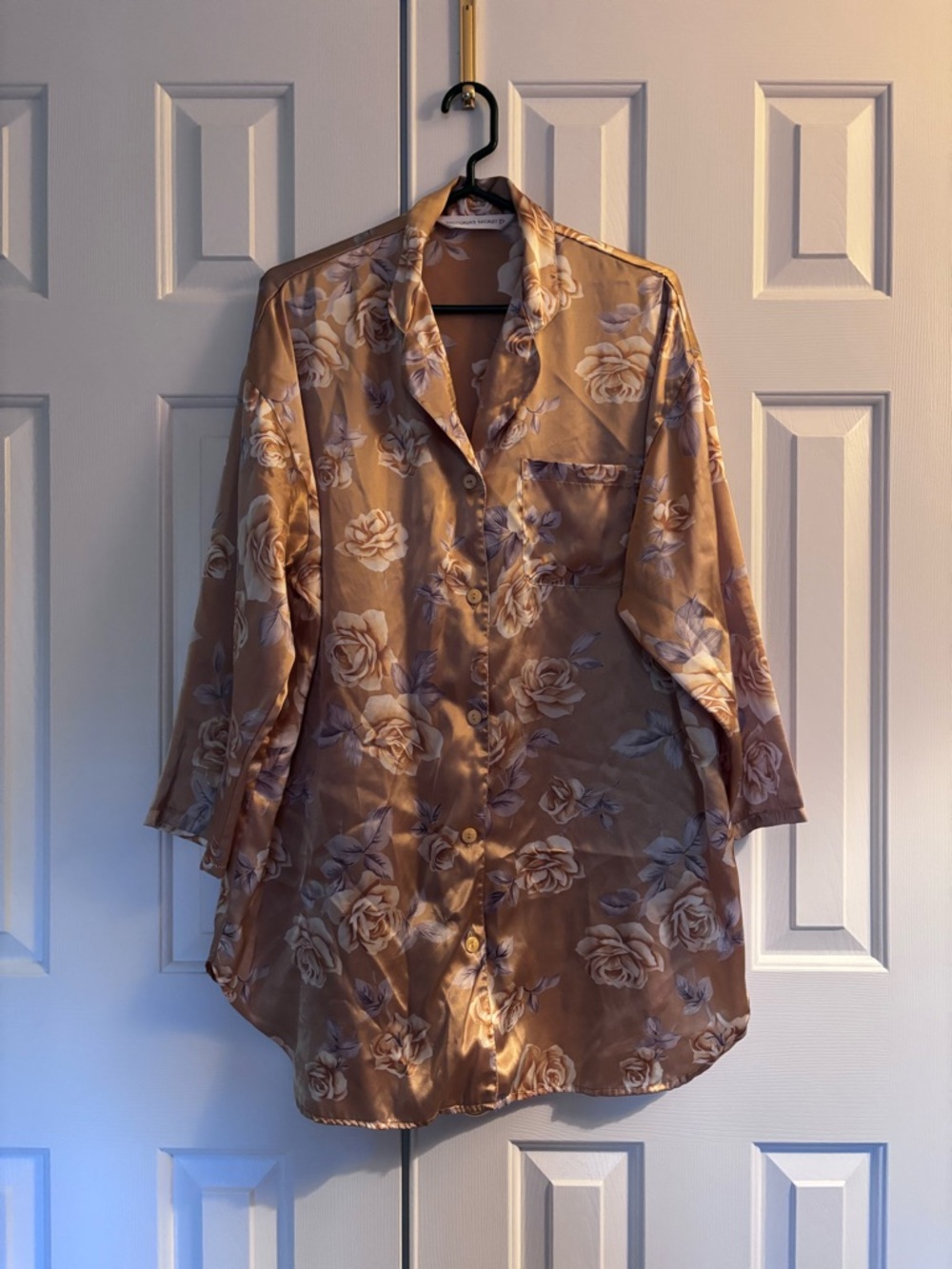 Victoria Secret Satin Floral Button-Up Sleep Shirt in Champagne Floral  Size L